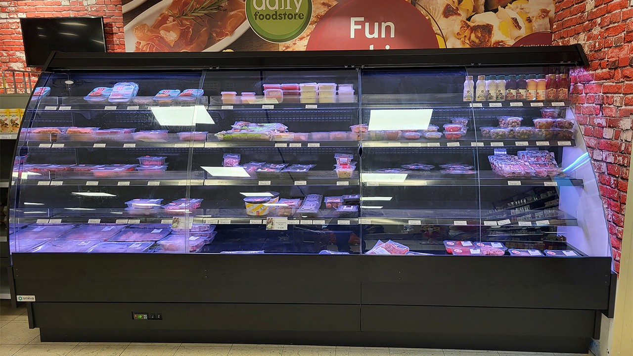 Closed_Refrigerated_cabinet_Fjorda_Smeva